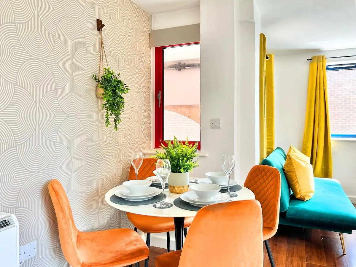 Apartment Weekly Or Monthly Stay - Relocation & Business - 4 Guests - By Hofin Stays Short Lets & Serviced Accommodation London