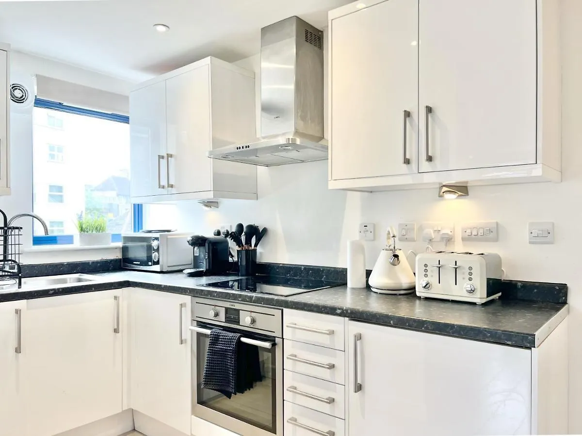 Apartment Weekly Or Monthly Stay - Relocation & Business - 4 Guests - By Hofin Stays Short Lets & Serviced Accommodation London United Kingdom