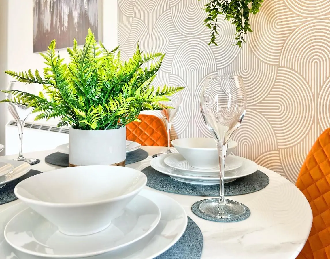 Weekly Or Monthly Stay - Relocation & Business - 4 Guests - By Hofin Stays Short Lets & Serviced Accommodation London Apartment