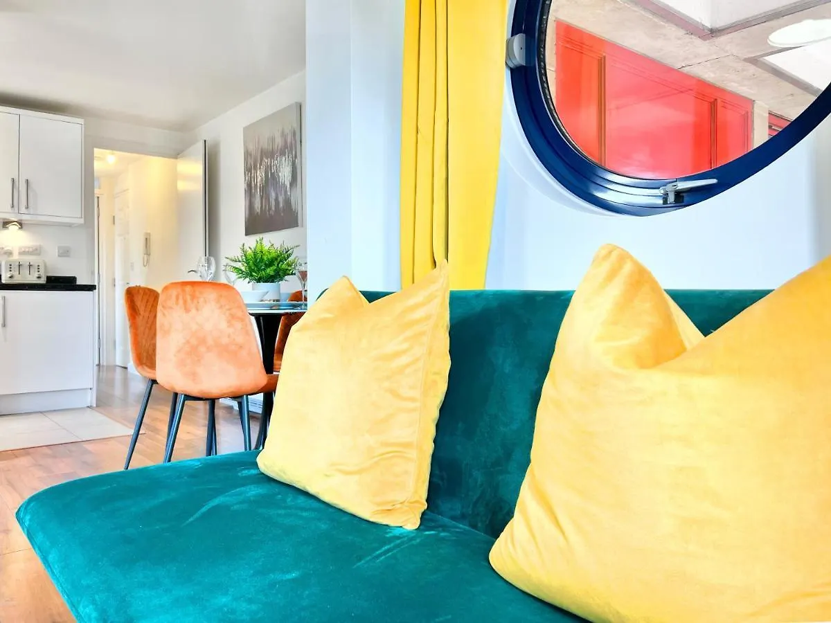Apartment Weekly Or Monthly Stay - Relocation & Business - 4 Guests - By Hofin Stays Short Lets & Serviced Accommodation London