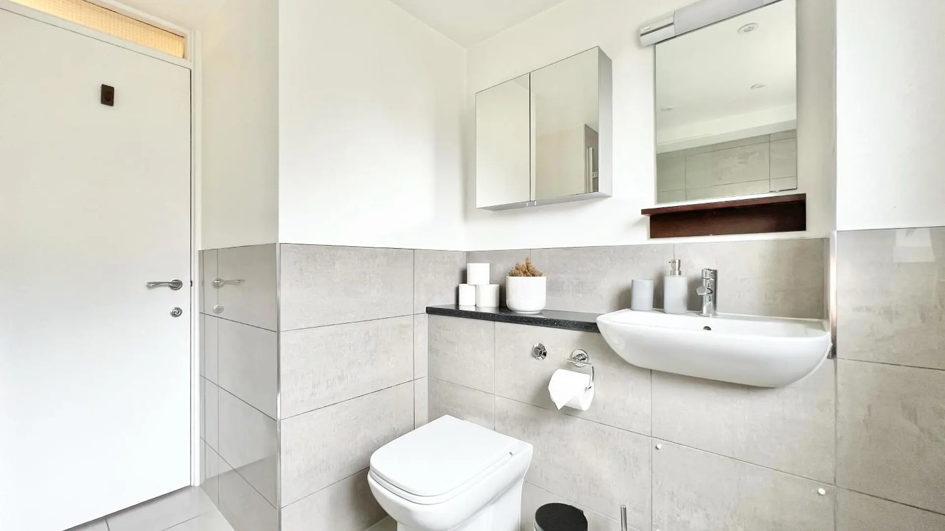 Weekly Or Monthly Stay - Relocation & Business - 4 Guests - By Hofin Stays Short Lets & Serviced Accommodation London 0*,  United Kingdom