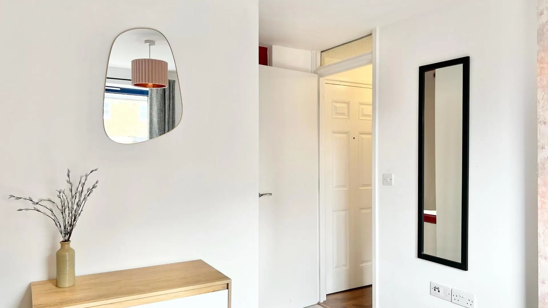 Weekly Or Monthly Stay - Relocation & Business - 4 Guests - By Hofin Stays Short Lets & Serviced Accommodation London United Kingdom
