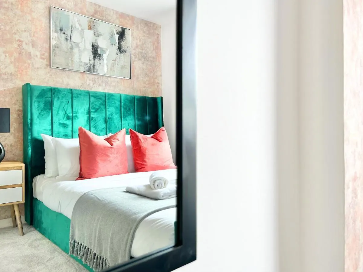 Apartment Weekly Or Monthly Stay - Relocation & Business - 4 Guests - By Hofin Stays Short Lets & Serviced Accommodation London United Kingdom